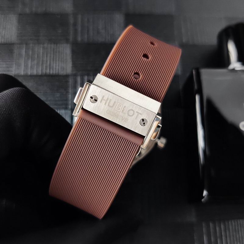 Hublot Classic Fusion Titanium – Ref. 565.NX.1270.RX