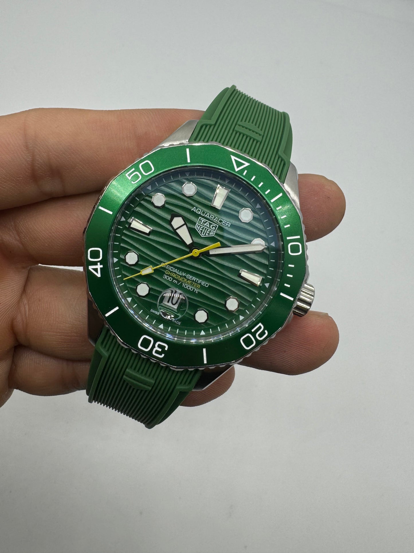 TAG Heuer Aquaracer Professional 300 Green Diver