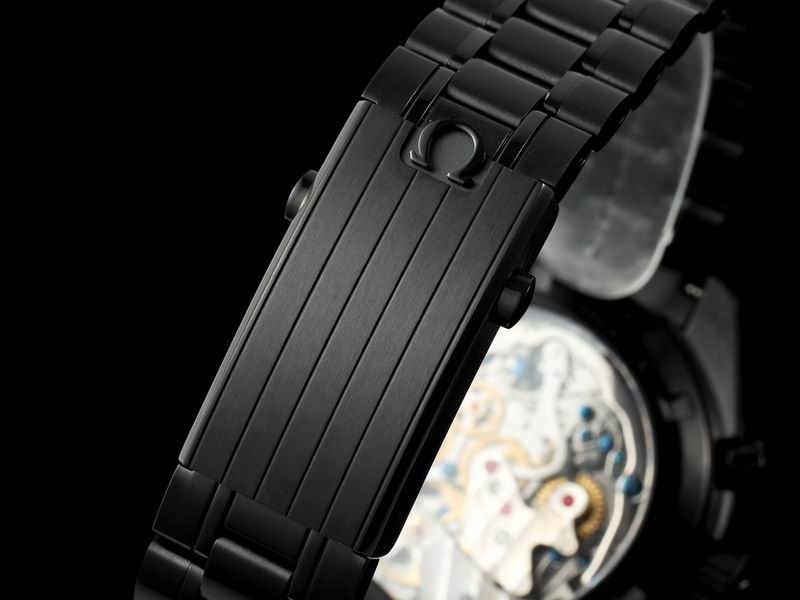 Omega Speedmaster "Dark Side of the Moon".