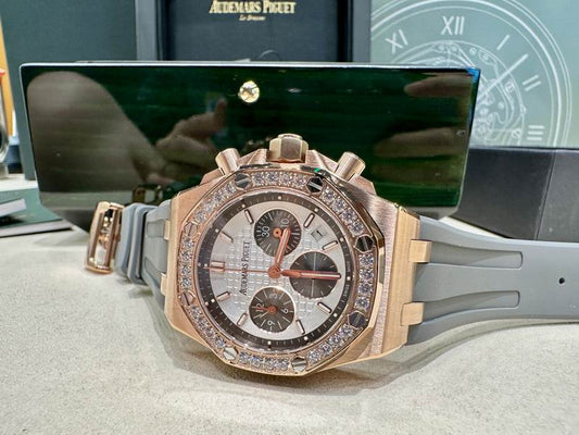 Audemars Piguet Royal Oak Offshore Chronograph – Acero con Diamantes y Esfera blanco