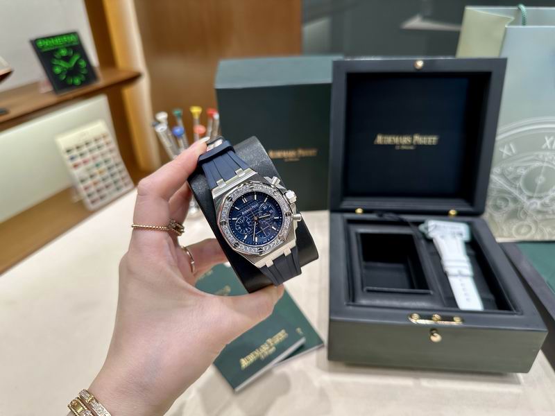Audemars Piguet Royal Oak Offshore Chronograph – Acero con Diamantes y Esfera azul