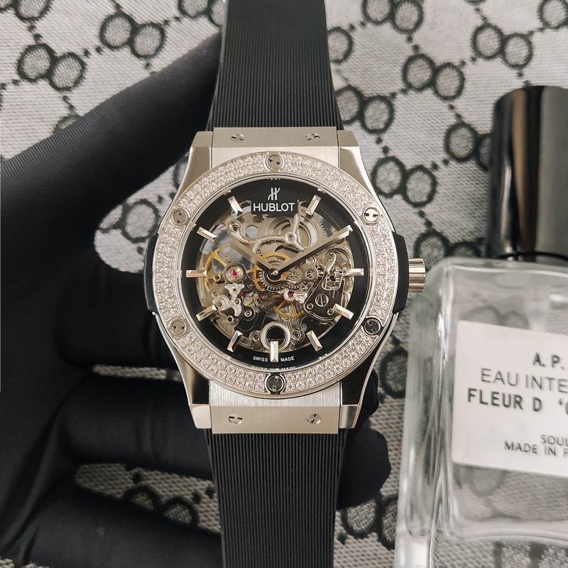 Hublot Classic Fusion Skeleton Automatic (Diamond Bezel)