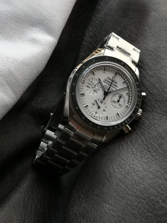 🌕🐶 Omega Speedmaster Silver Snoopy Award 50th Anniversary