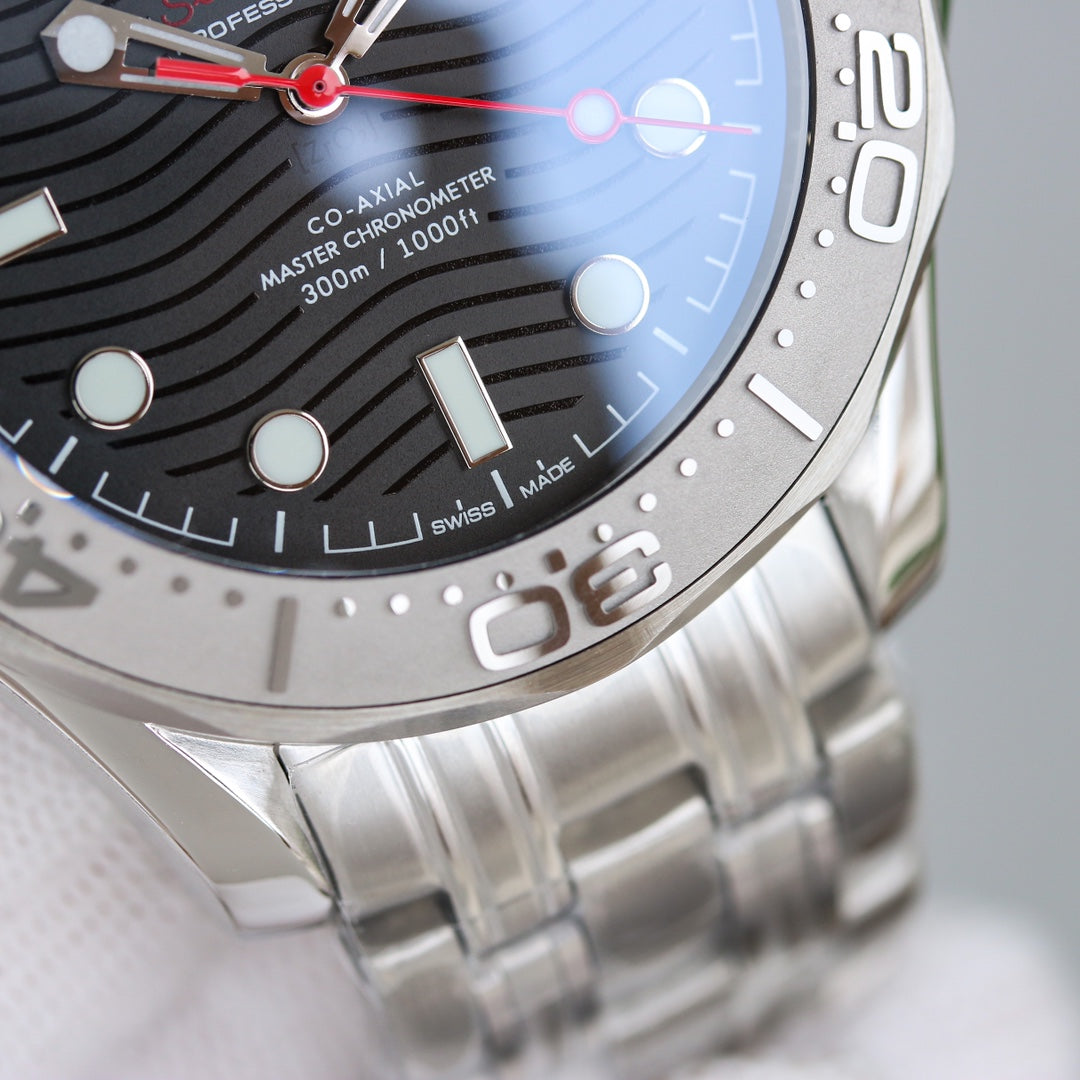 l Omega Seamaster Diver 300M