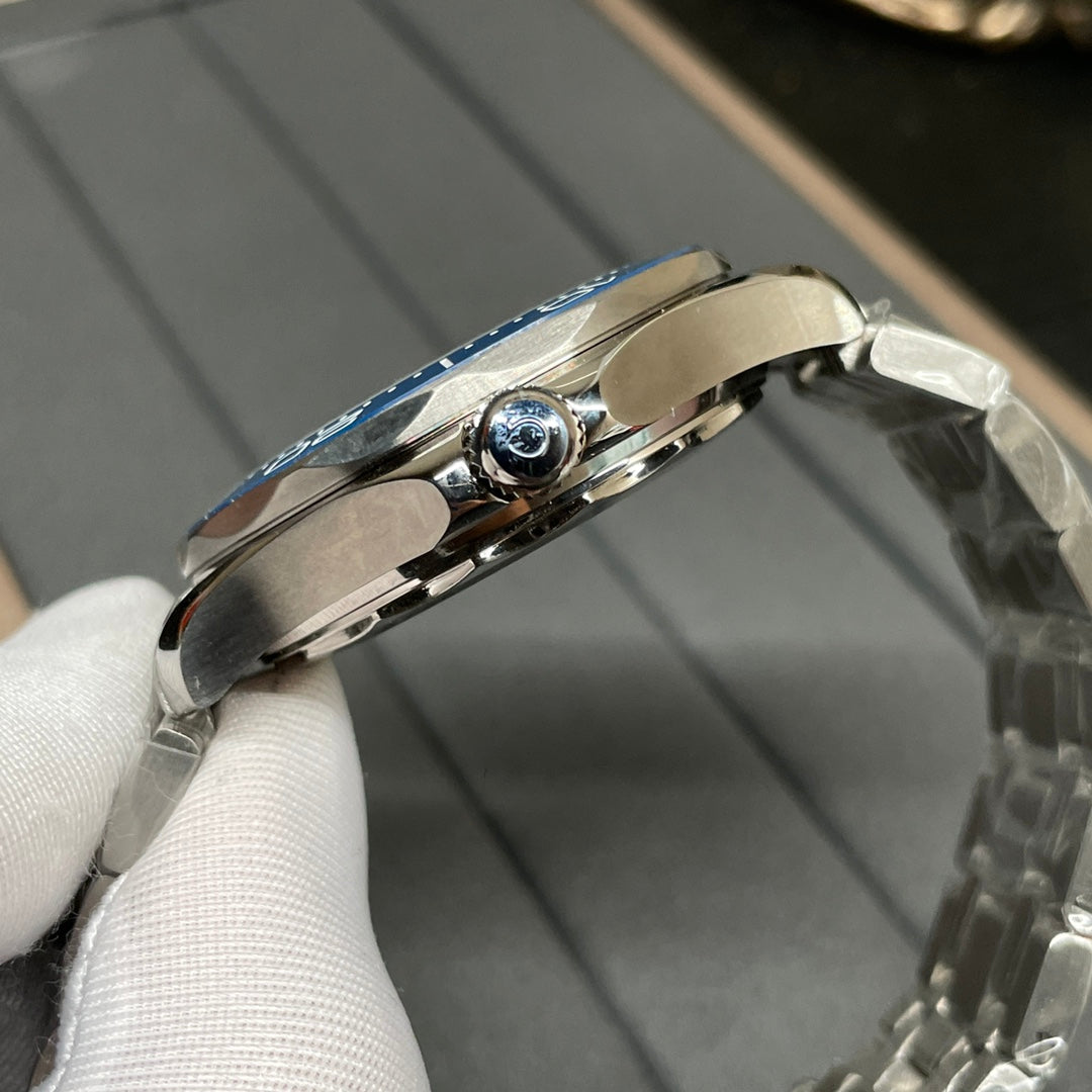 🔵 Omega Seamaster Diver 300M