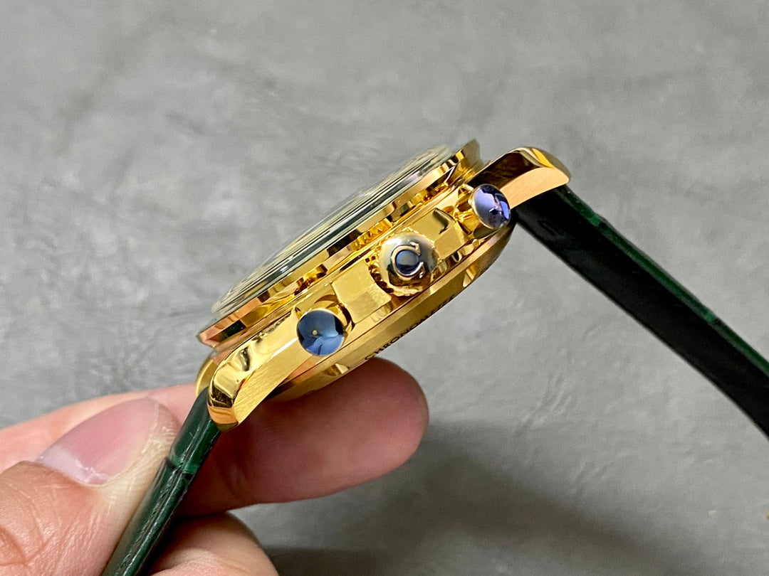 Omega Speedmaster Professional Moonwatch 18K Gold Green Dial (Edición Especial)