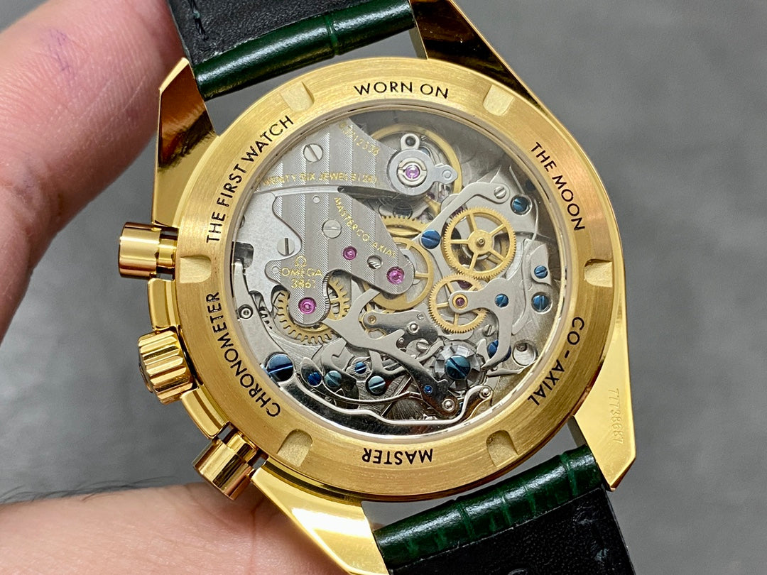 Omega Speedmaster Professional Moonwatch 18K Gold Green Dial (Edición Especial)