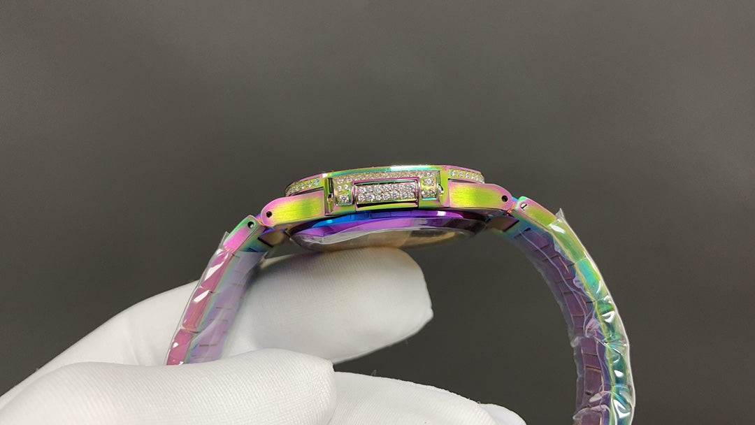 Patek Philippe Nautilus 7010R/7010A estilo “Rainbow Iced” (aftermarket).