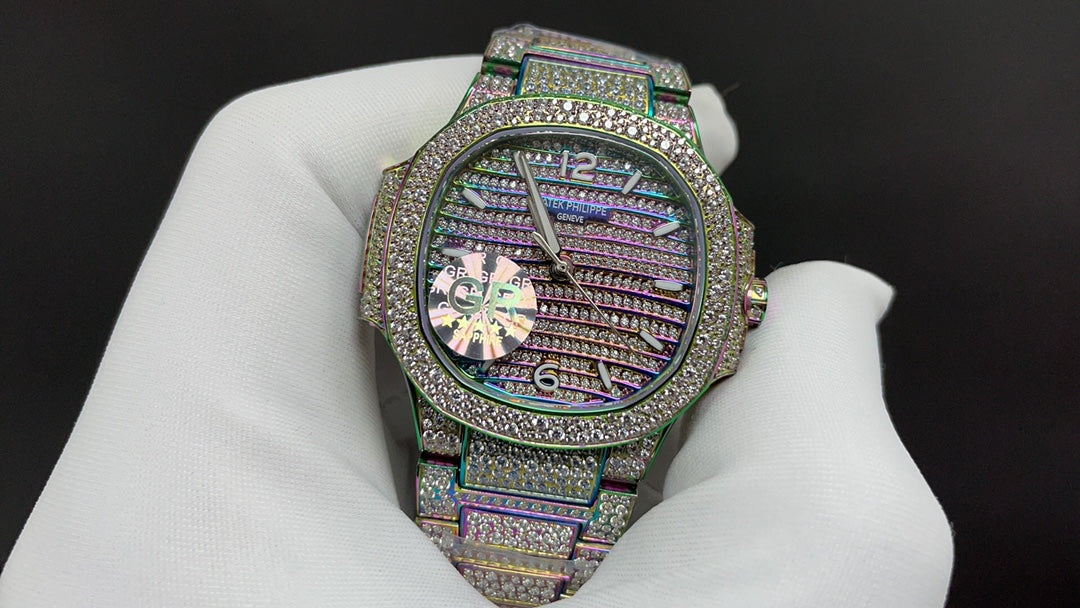 Patek Philippe Nautilus 7010R/7010A estilo “Rainbow Iced” (aftermarket).