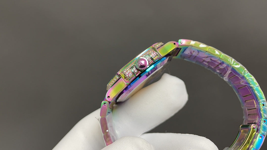 Patek Philippe Nautilus 7010R/7010A estilo “Rainbow Iced” (aftermarket).