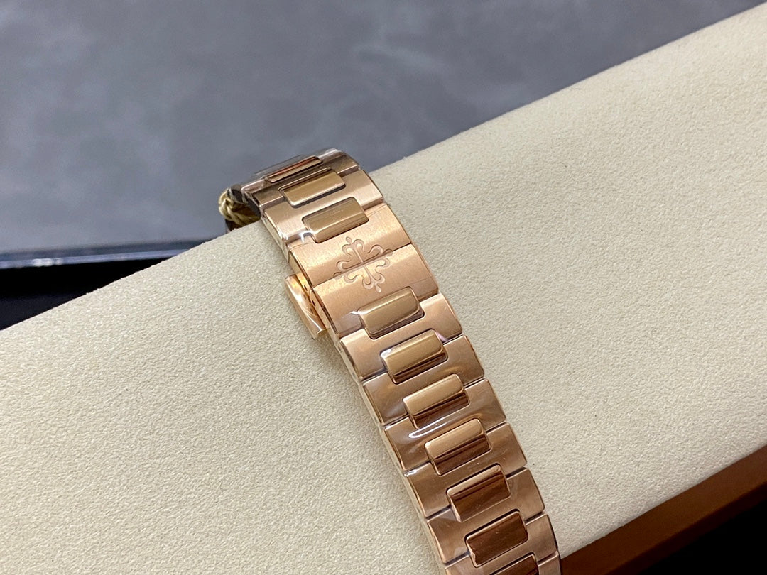 Patek Philippe Nautilus Ref. 7118/1R-010