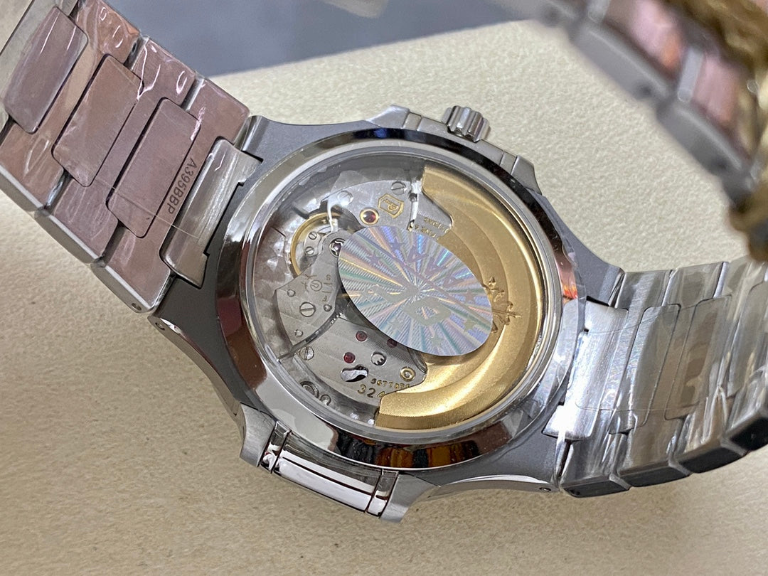 Patek Philippe Nautilus Ref. 7118/1A-010