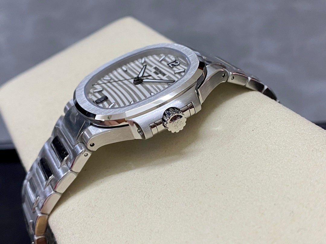 Patek Philippe Nautilus Ref. 7118/1A-010