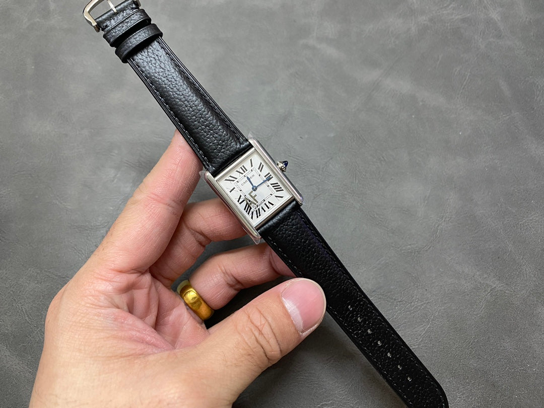 🕰️✨ Cartier Tank Solo (acero)