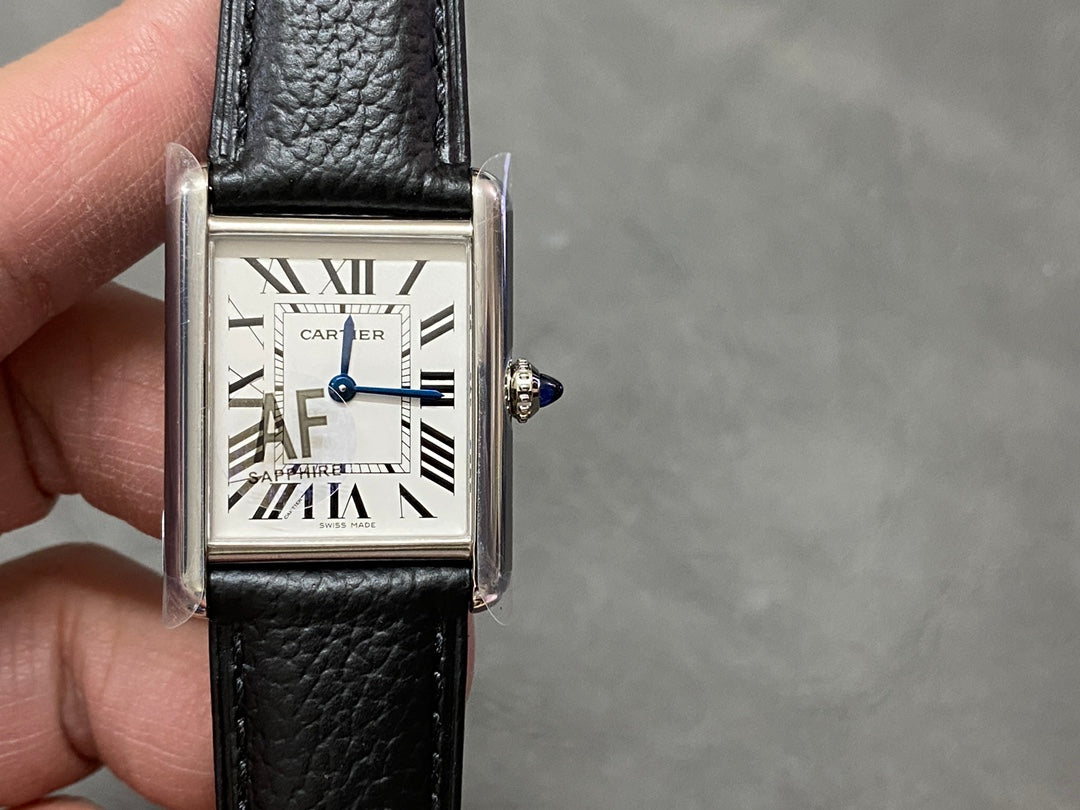 🕰️✨ Cartier Tank Solo (acero)