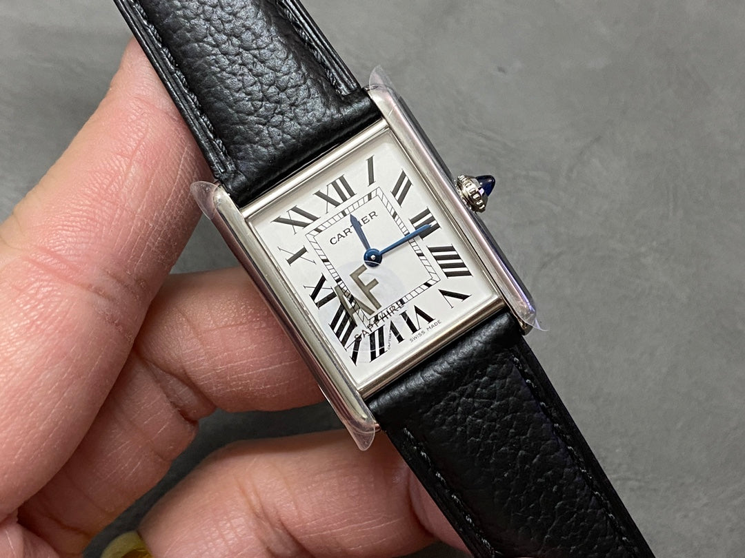 🕰️✨ Cartier Tank Solo (acero)
