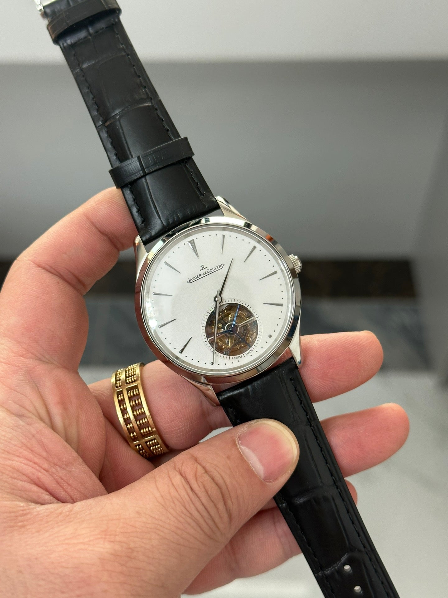 🕰️⚙️ Jaeger-LeCoultre Master Ultra Thin Tourbillon (versión open tourbillon)