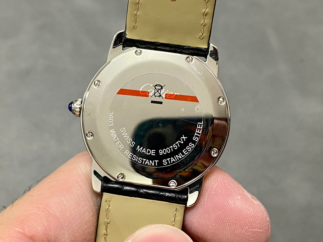 🕰️📍 Cartier Ronde Solo (con 24 horas y fecha)