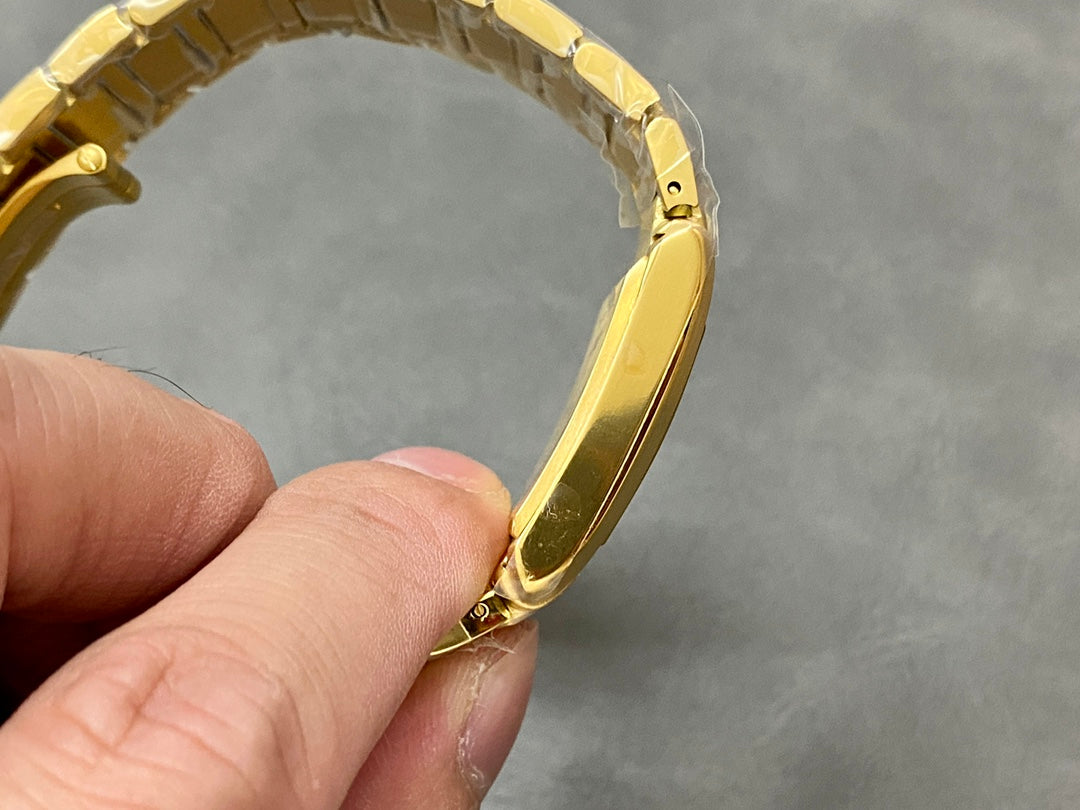 Cartier Tank Française Small Model (oro amarillo 18k)