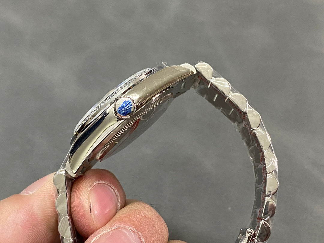 Rolex Day-Date con esfera Madre Perla (MOP) y diamantes