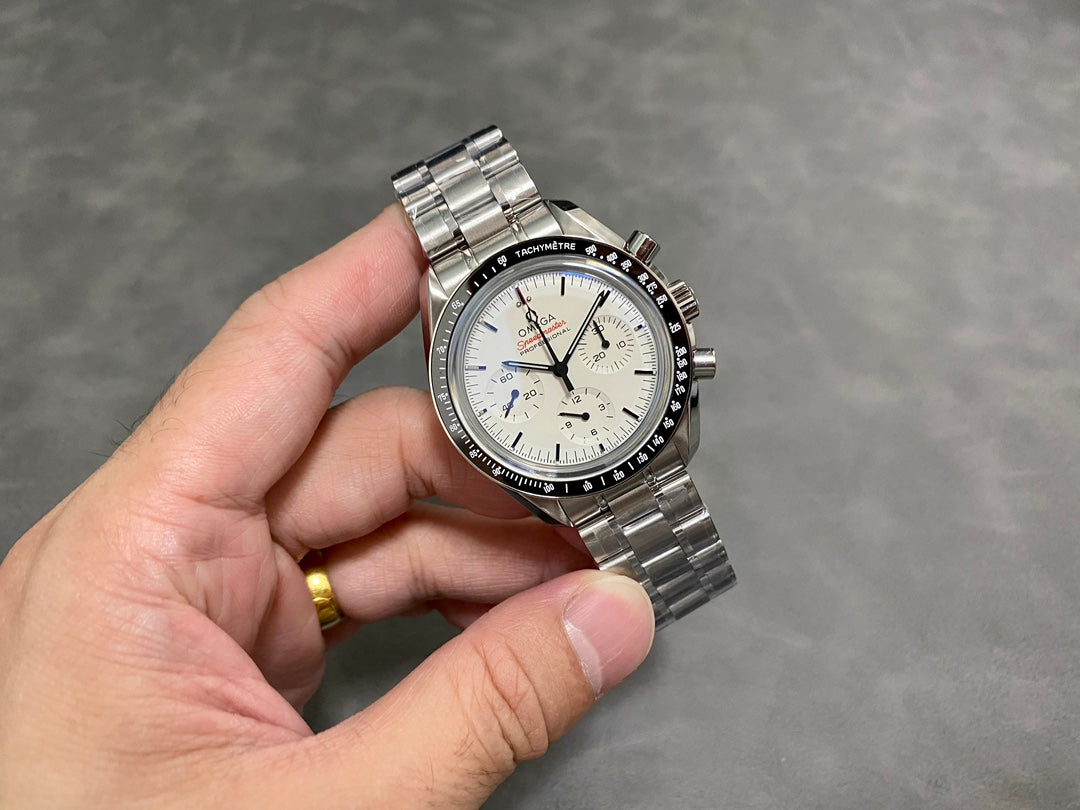🤍 Omega Speedmaster “Panda / Racing Style”
