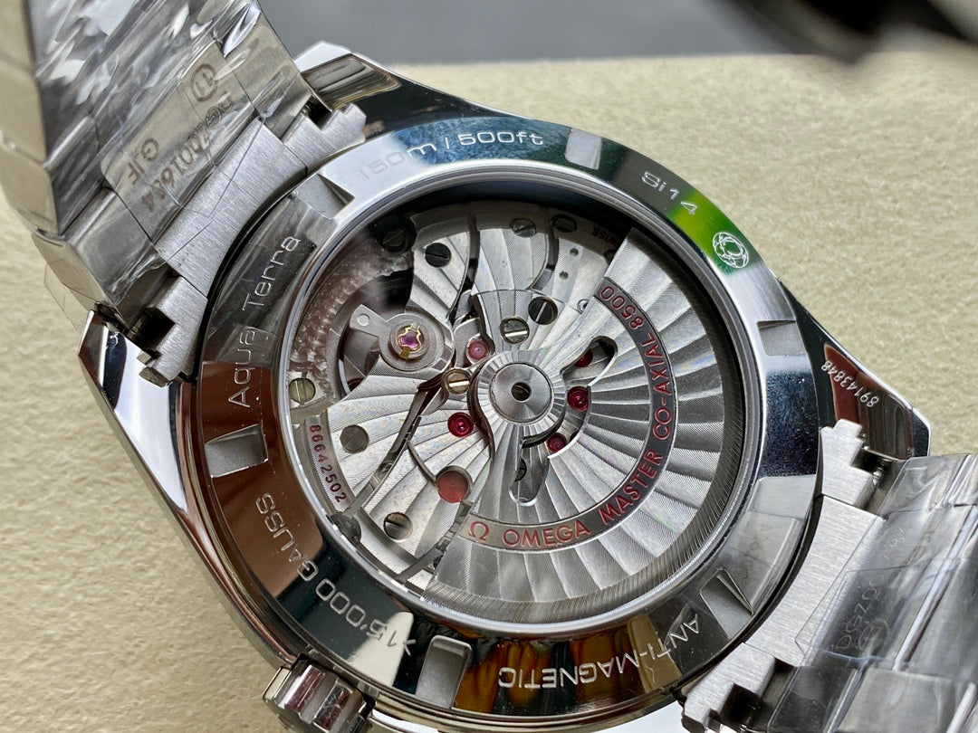 🟢 Omega Seamaster Aqua Terra (Green Accents)